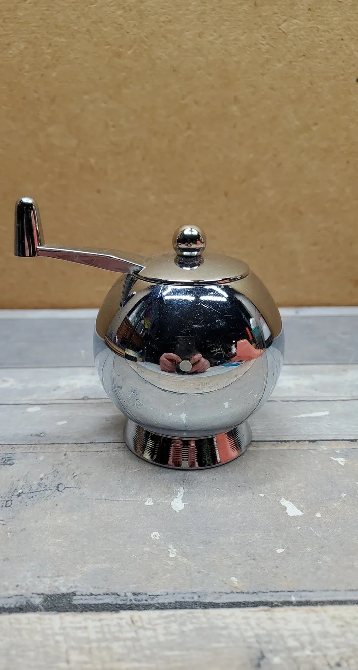 Stainless Steel Round Hand Cranked Pepper Grinder